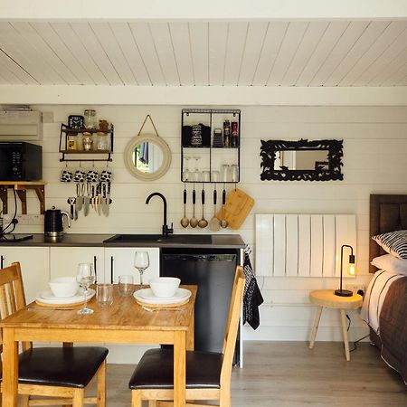 Caban Du Bach Pembroke With Private Gardenヴィラ エクステリア 写真